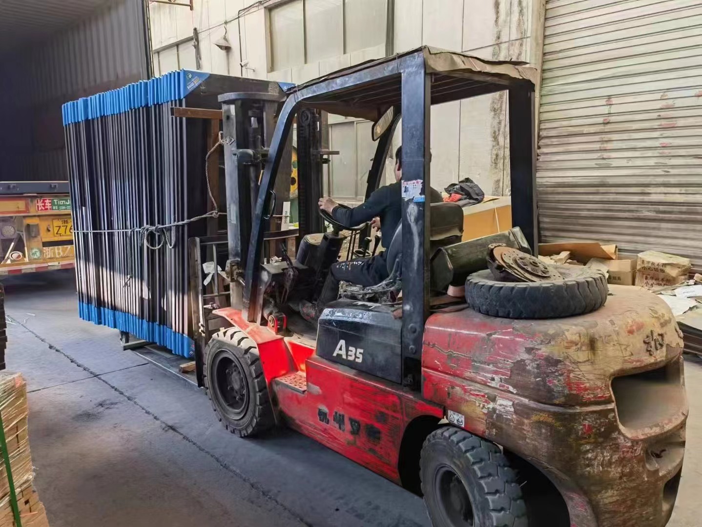 Loading container of America steel door