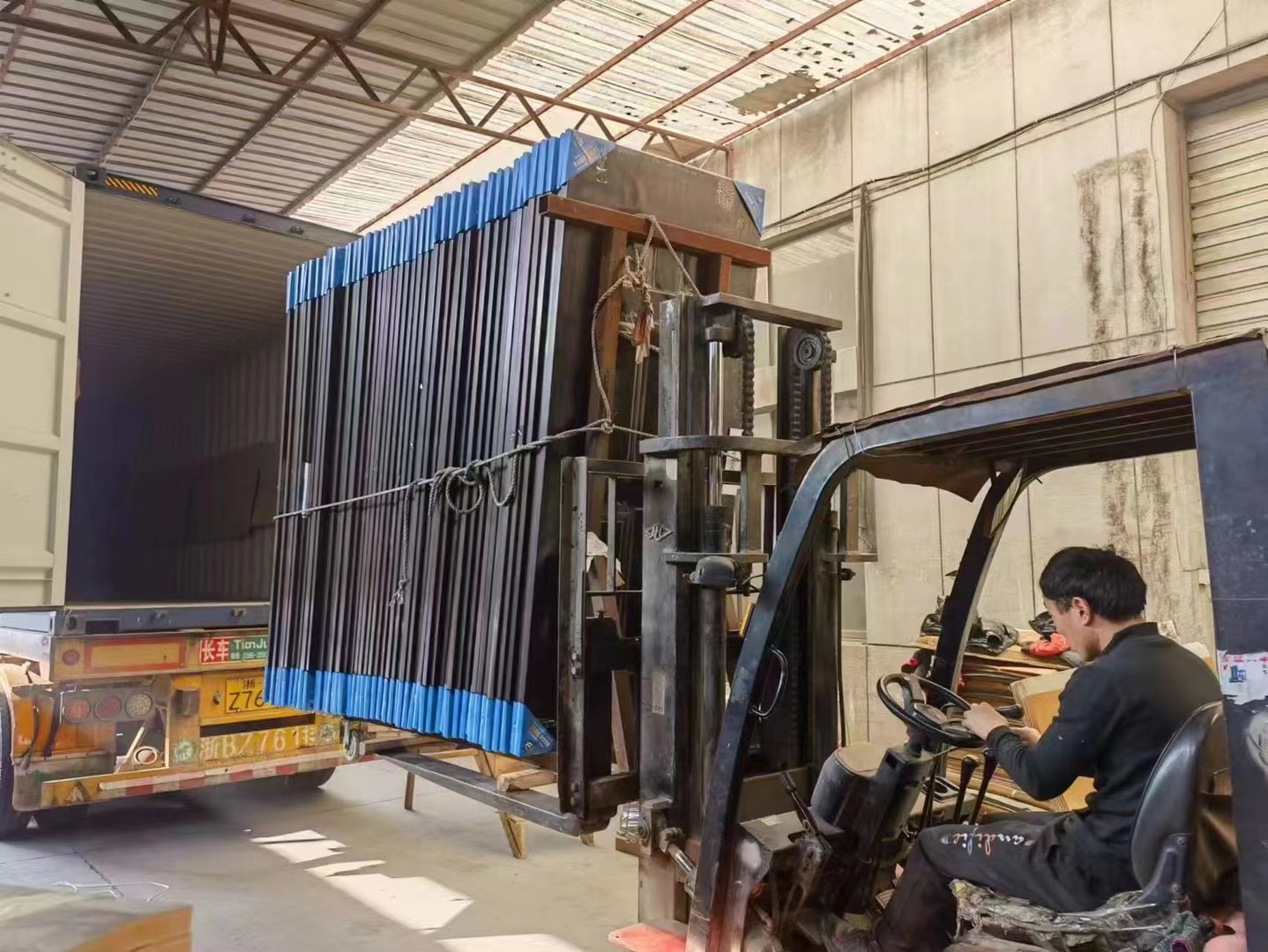 Loading container of America steel door